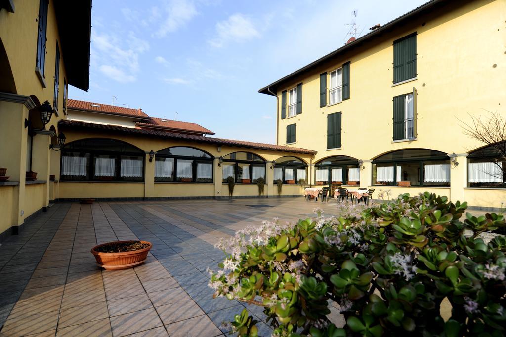 瑞思托兰特夸德利佛歌里奥酒店 Urgnano 外观 照片