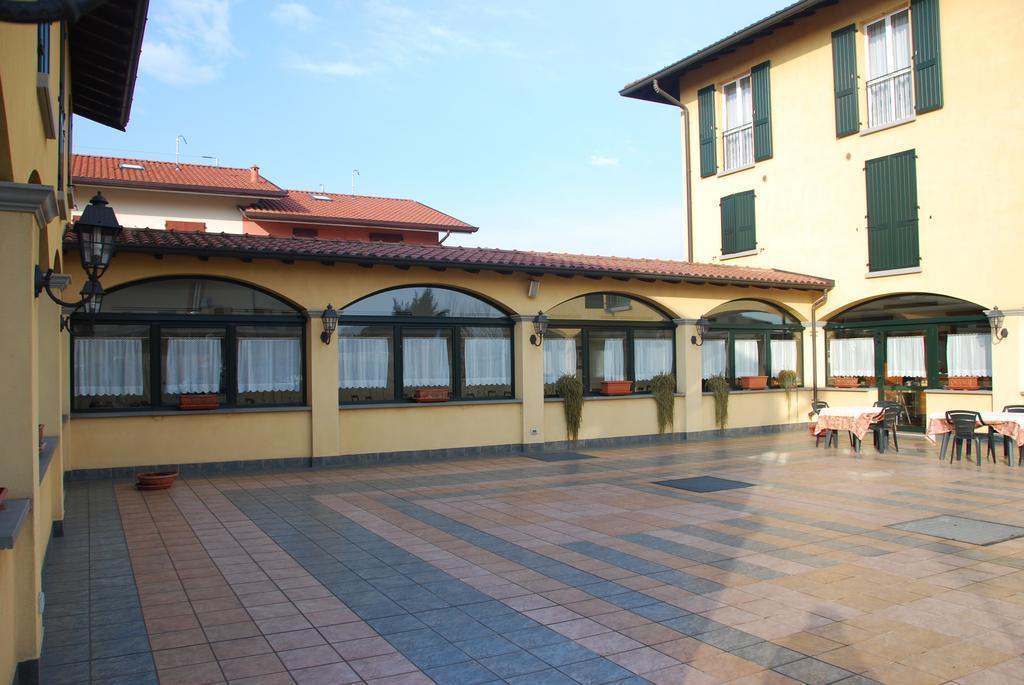 瑞思托兰特夸德利佛歌里奥酒店 Urgnano 外观 照片